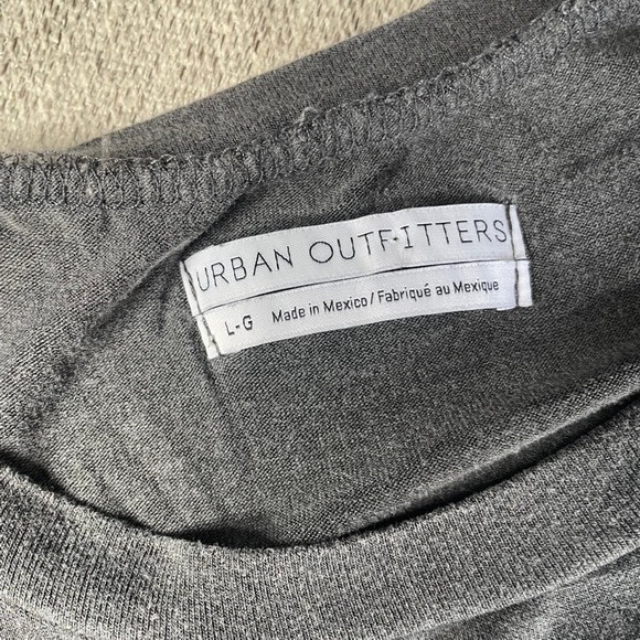 URBAN OUTFITTERS Grey Ruffle Sleeve Babydoll Top L-G - Picture 3 of 3